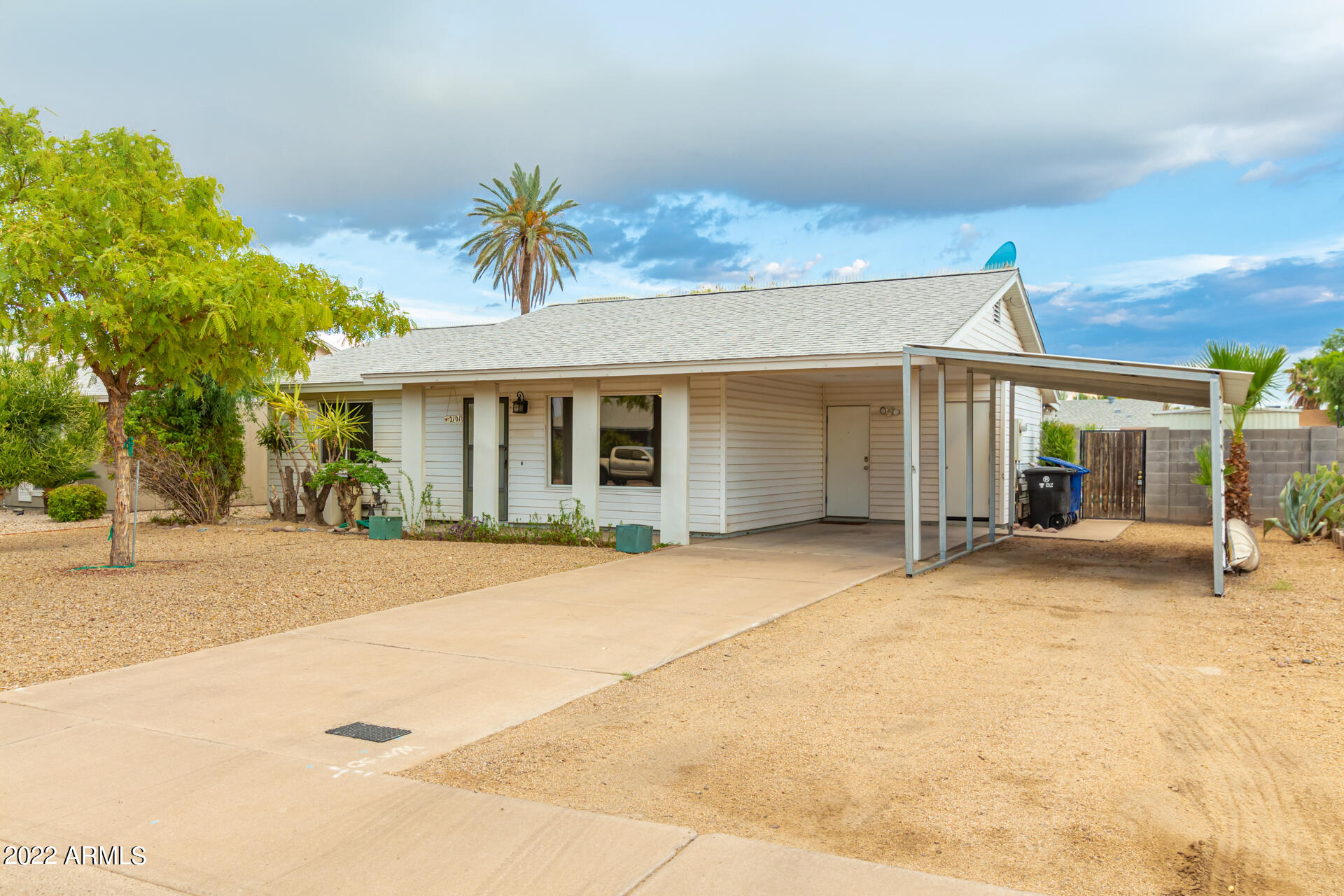 2101 W GARDEN Drive