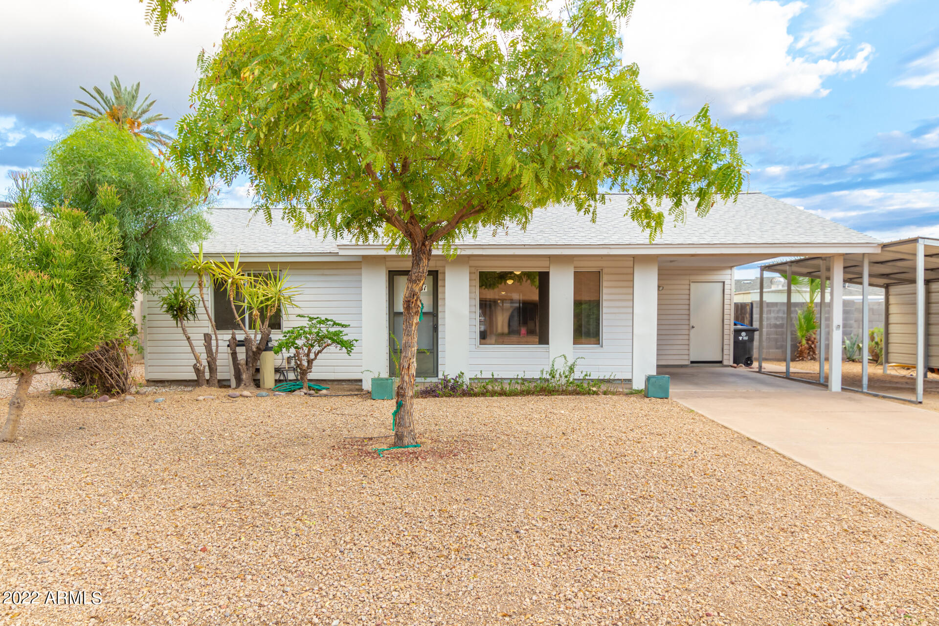 2101 W GARDEN Drive
