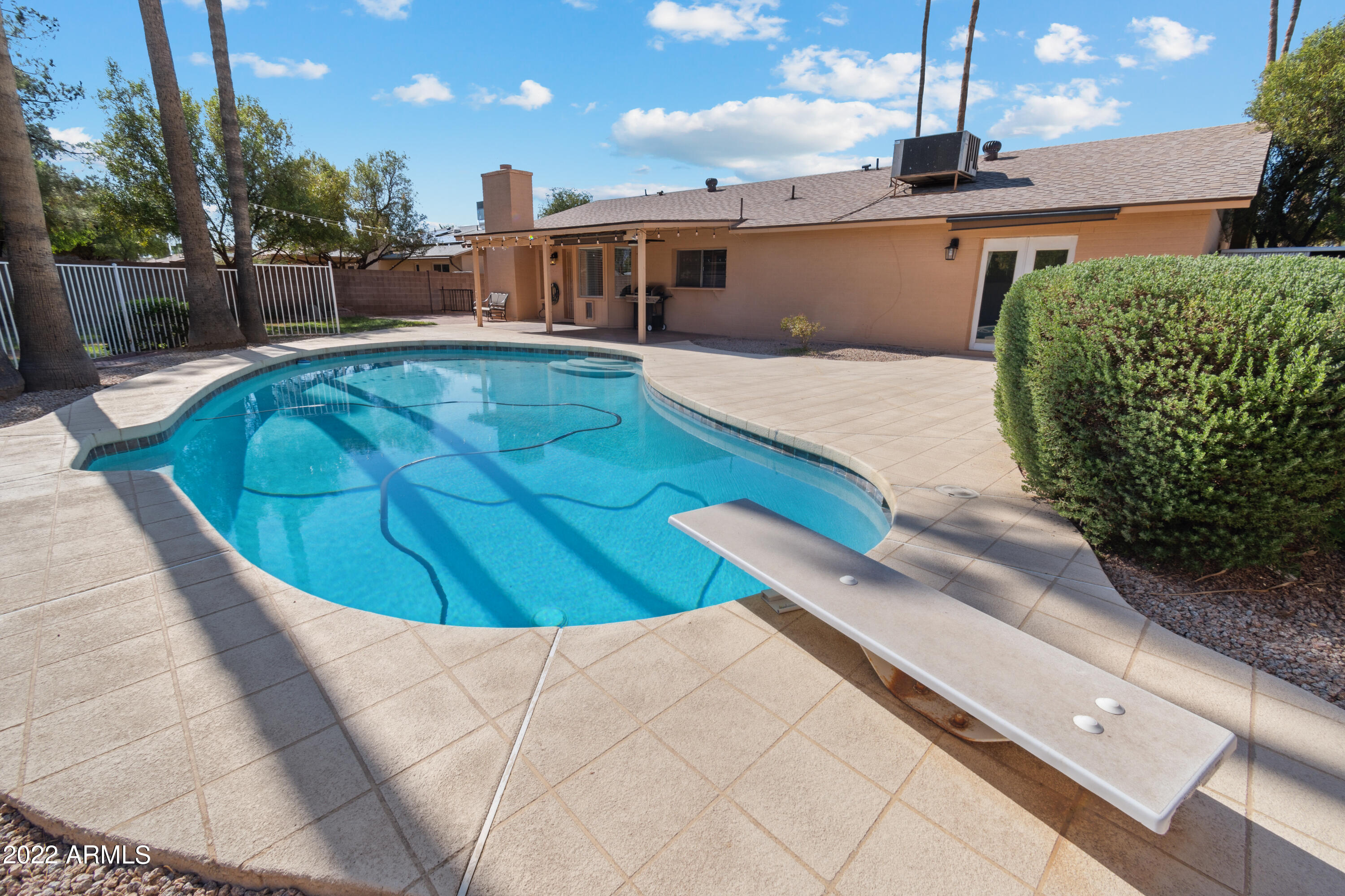 4501 E KELTON Lane