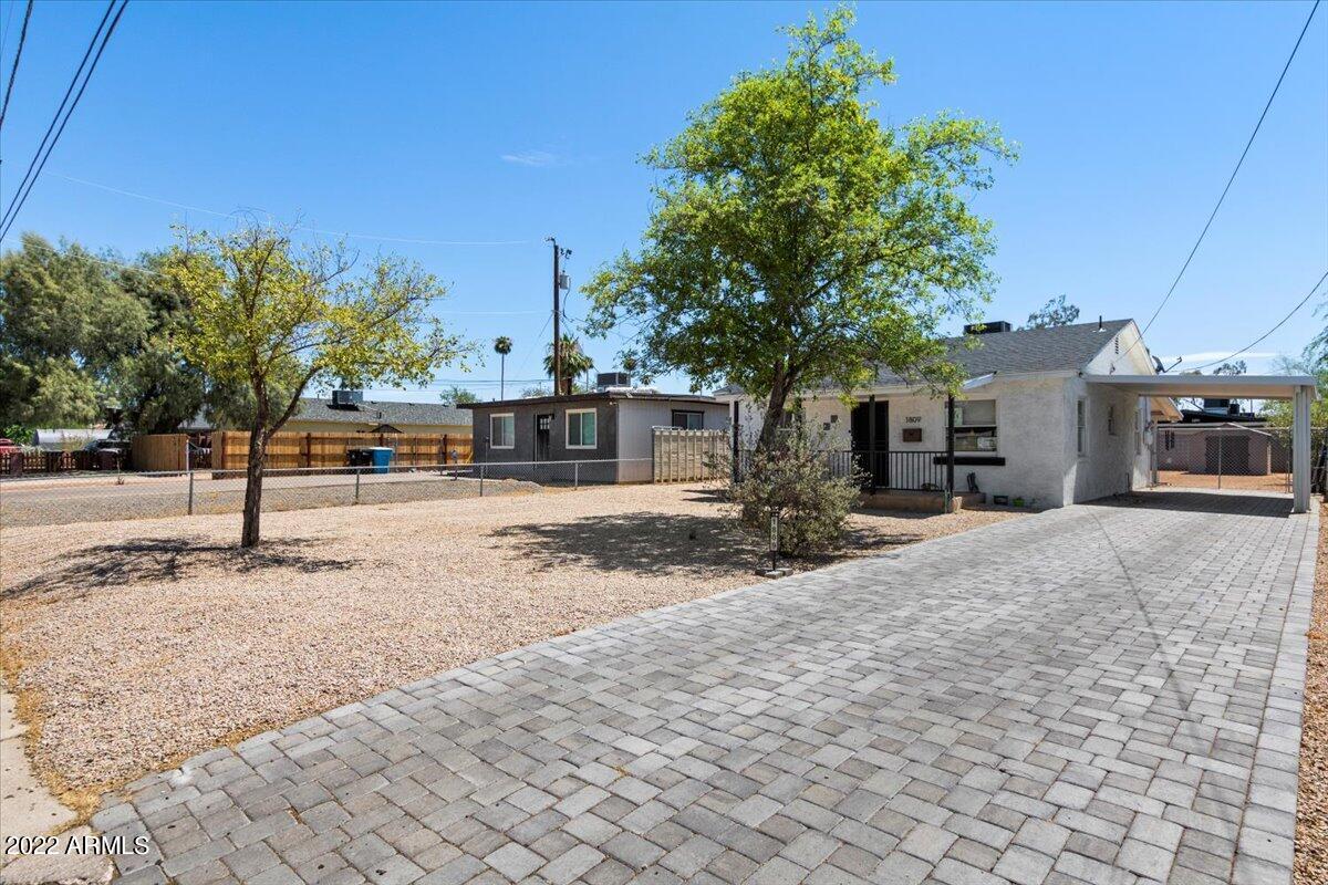 1809 N 25TH Place