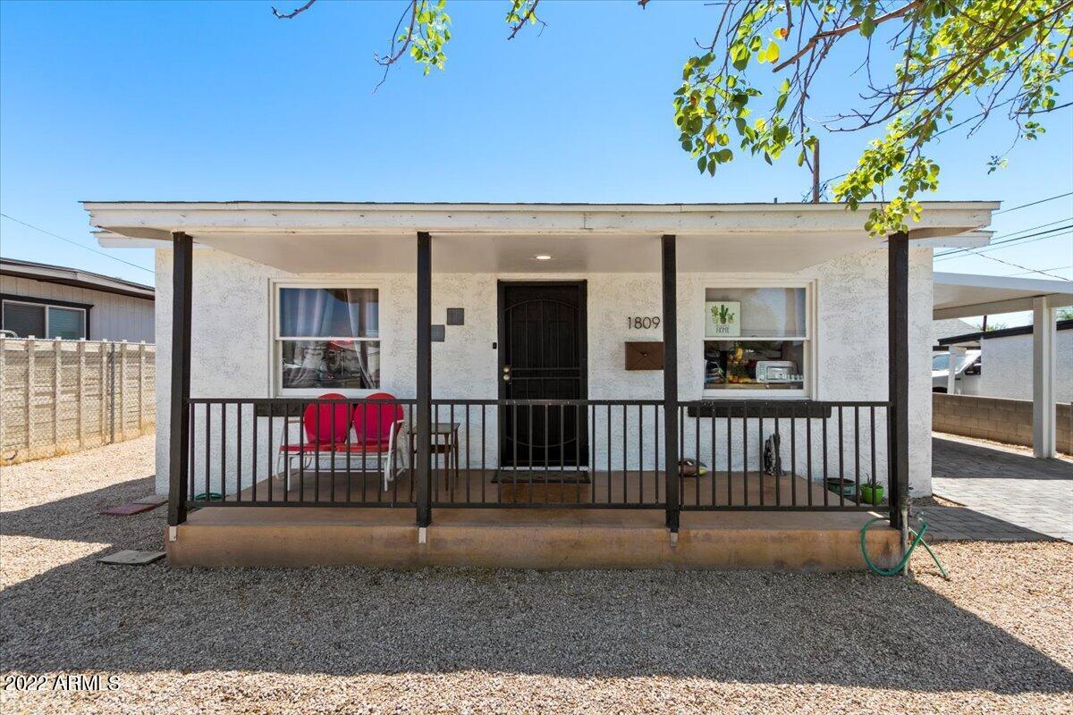 1809 N 25TH Place