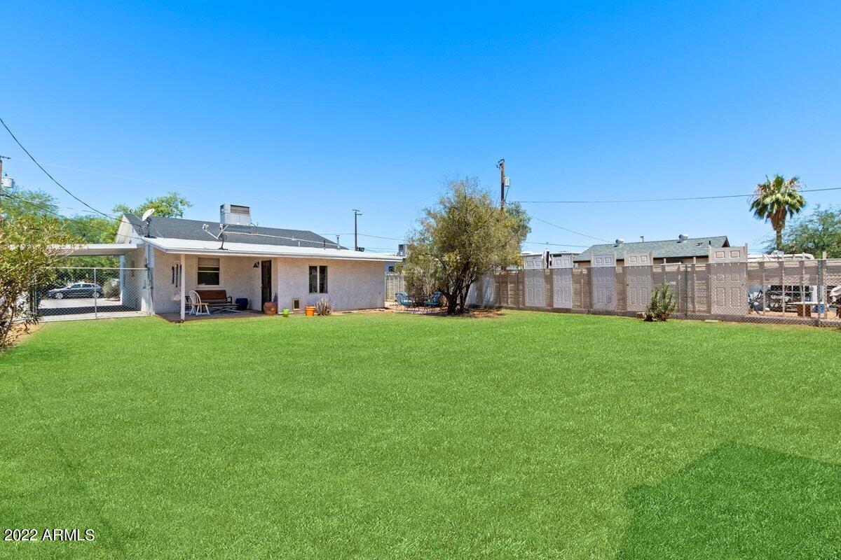 1809 N 25TH Place