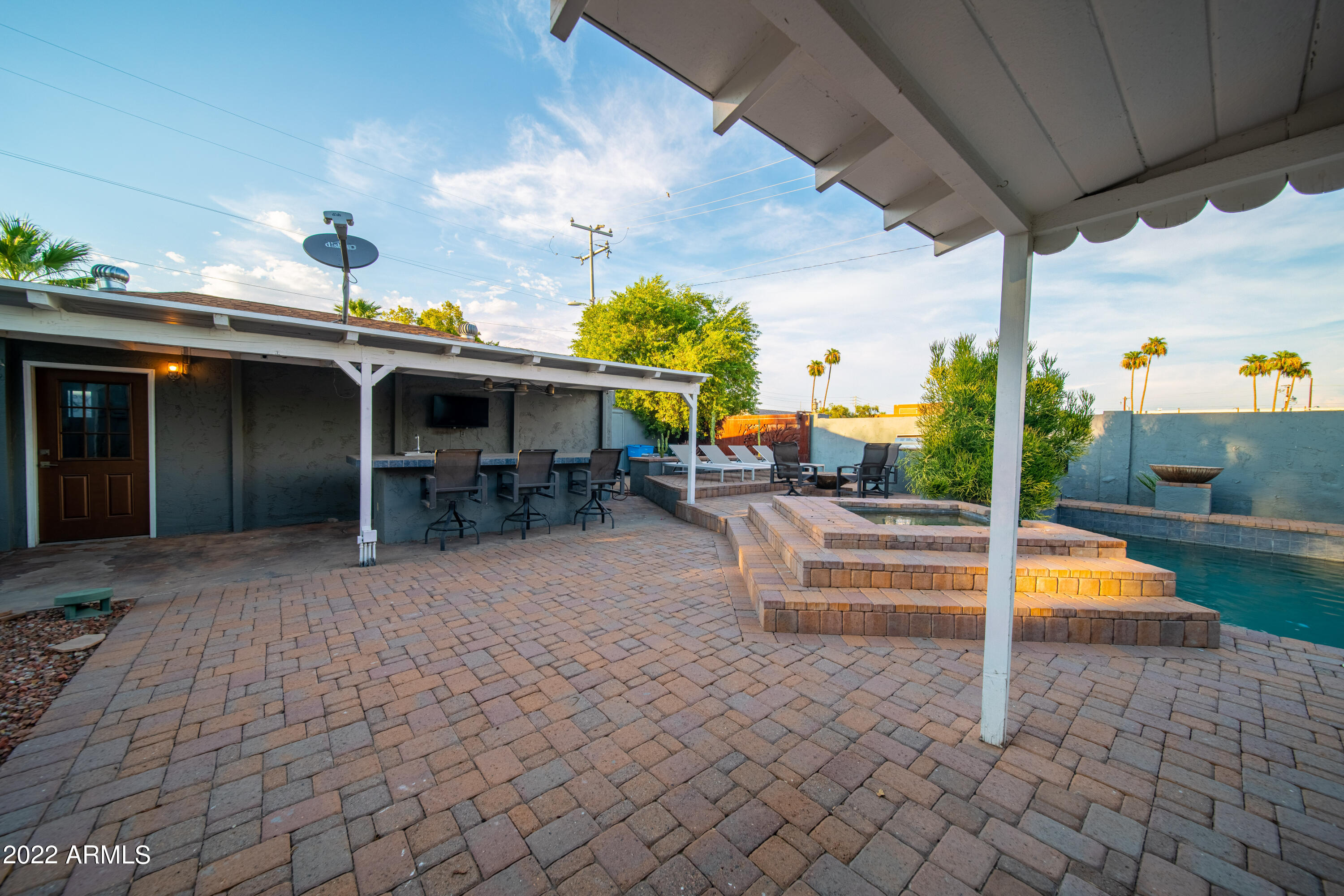 1456 E MULBERRY Street