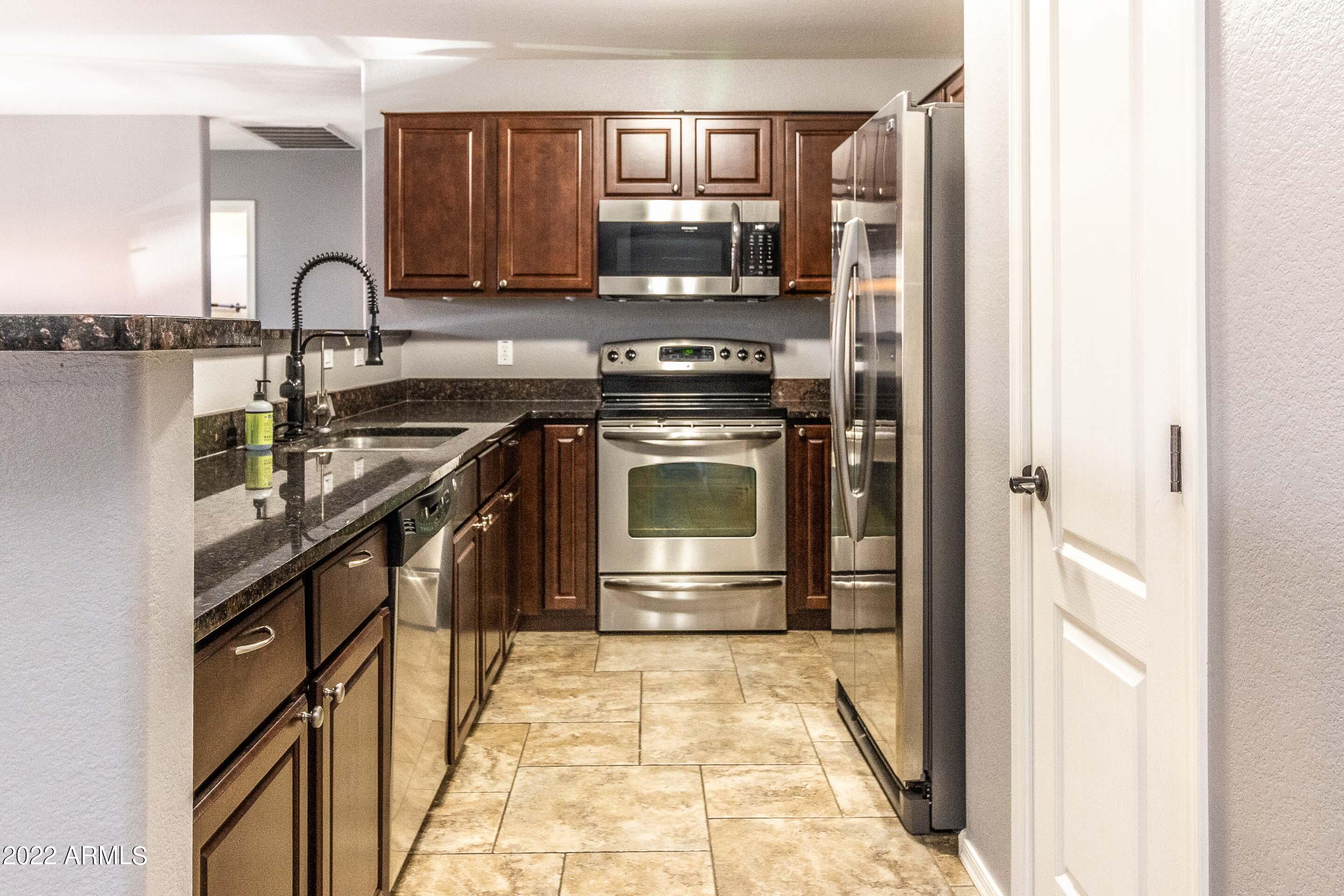 1350 S GREENFIELD Road Unit: 2083