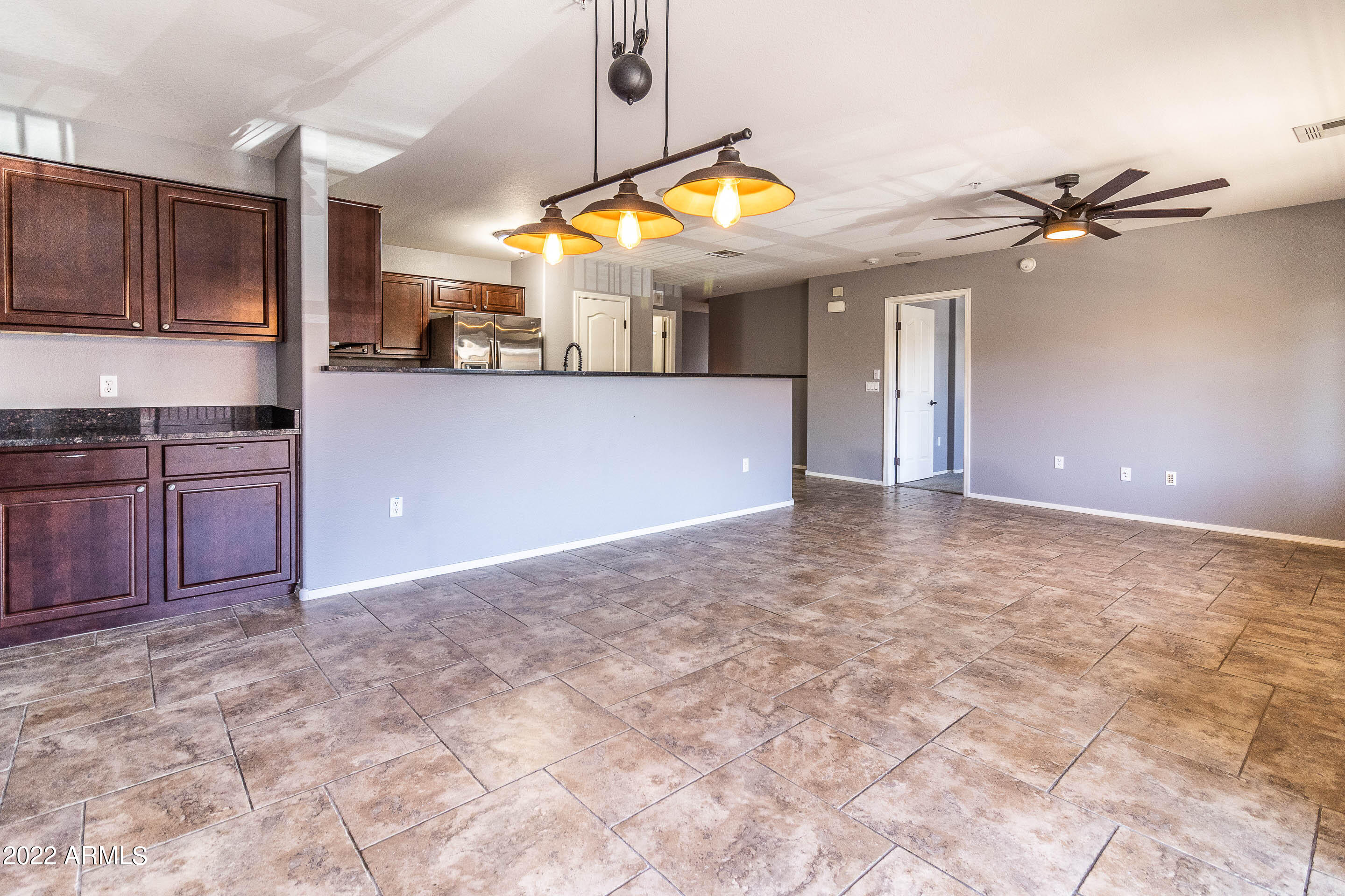1350 S GREENFIELD Road Unit: 2083