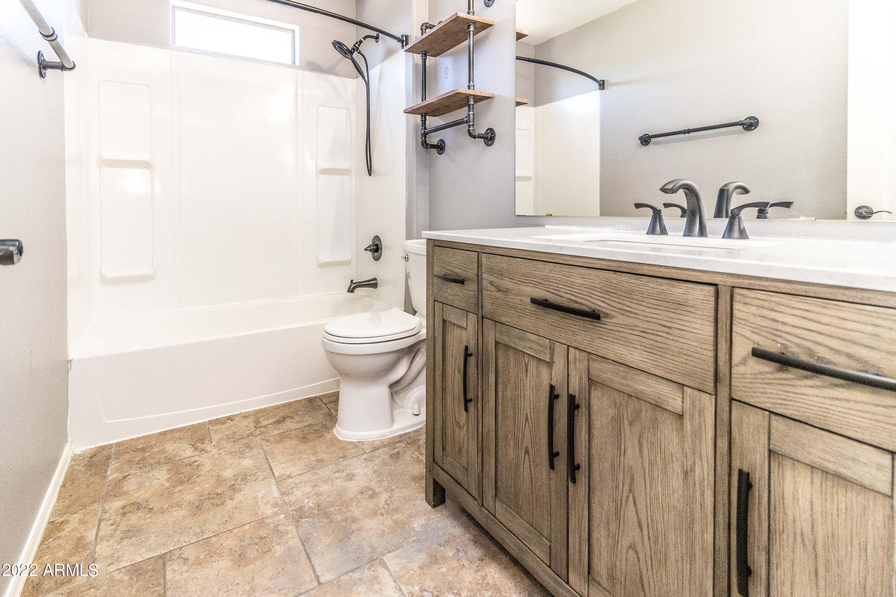 1350 S GREENFIELD Road Unit: 2083