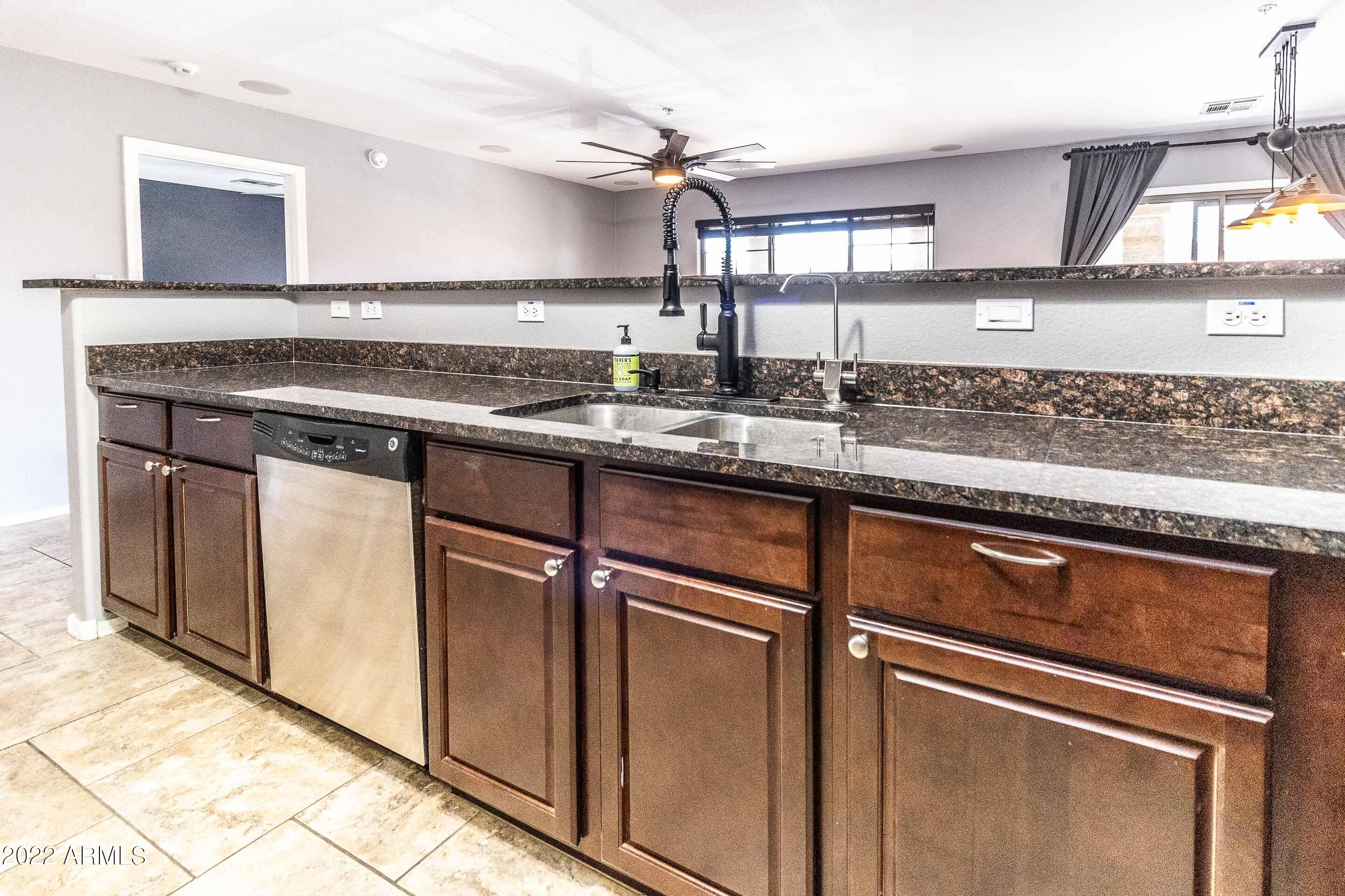 1350 S GREENFIELD Road Unit: 2083