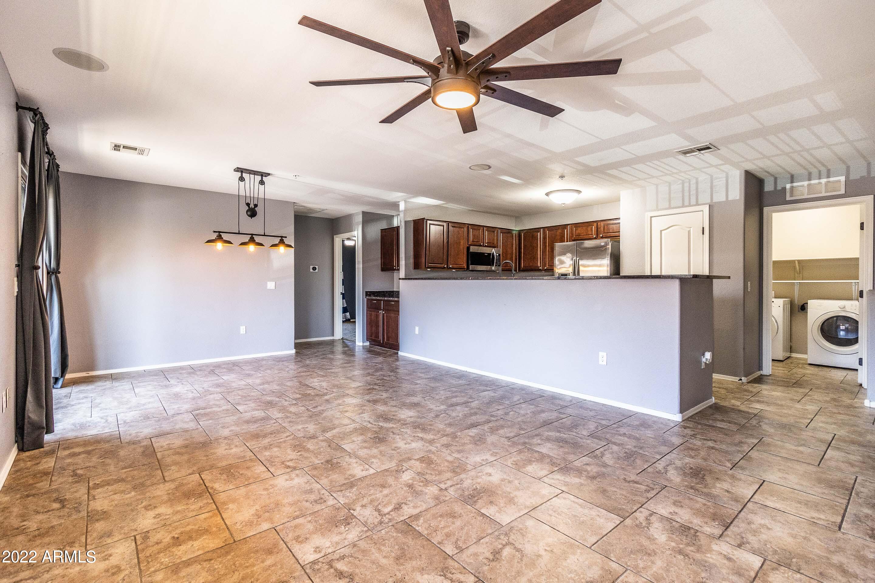 1350 S GREENFIELD Road Unit: 2083