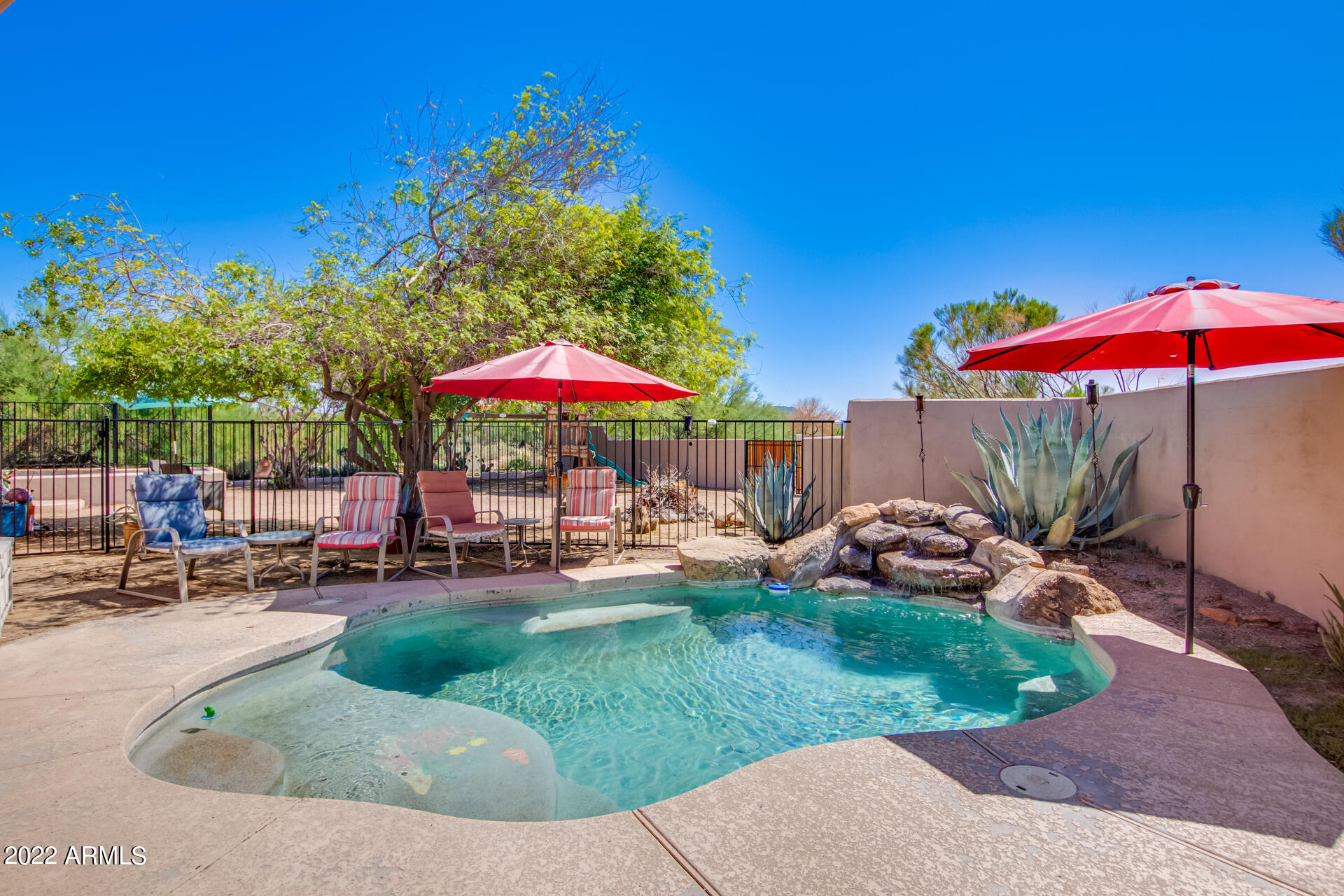 2215 W ESTRELLA Road
