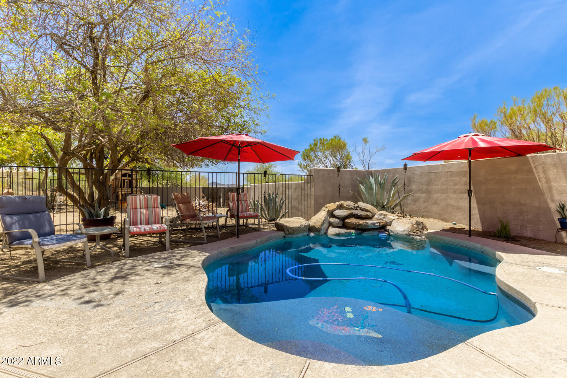 2215 W ESTRELLA Road