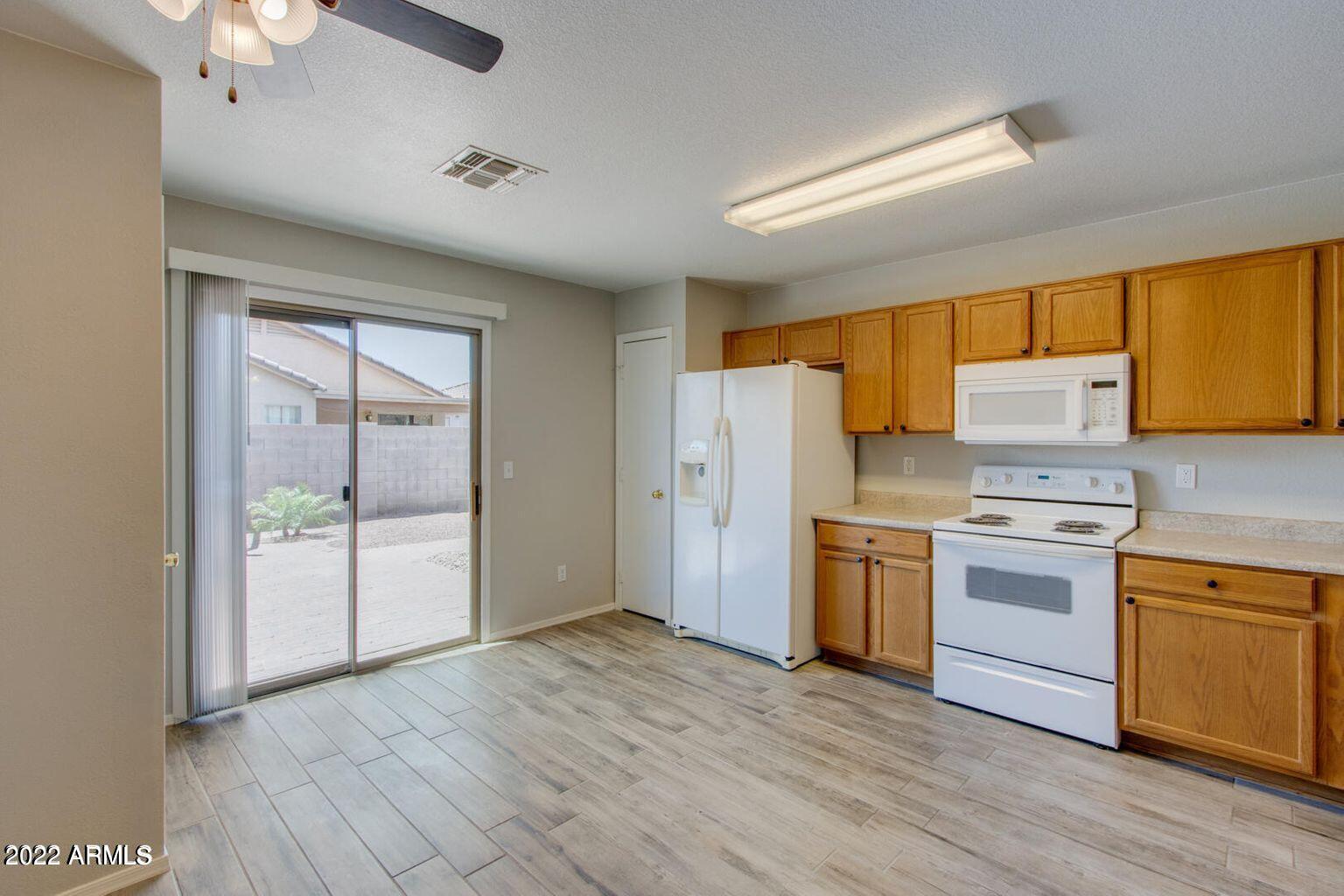 639 W KINGMAN Loop