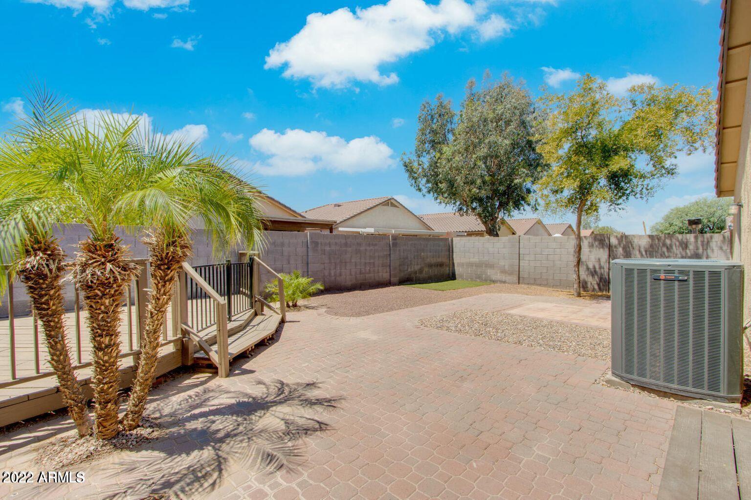 639 W KINGMAN Loop