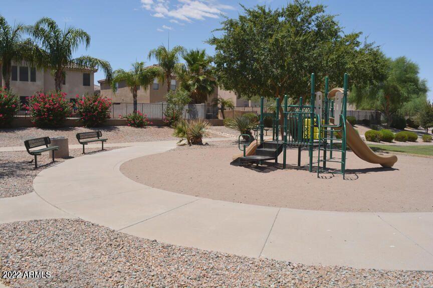 639 W KINGMAN Loop