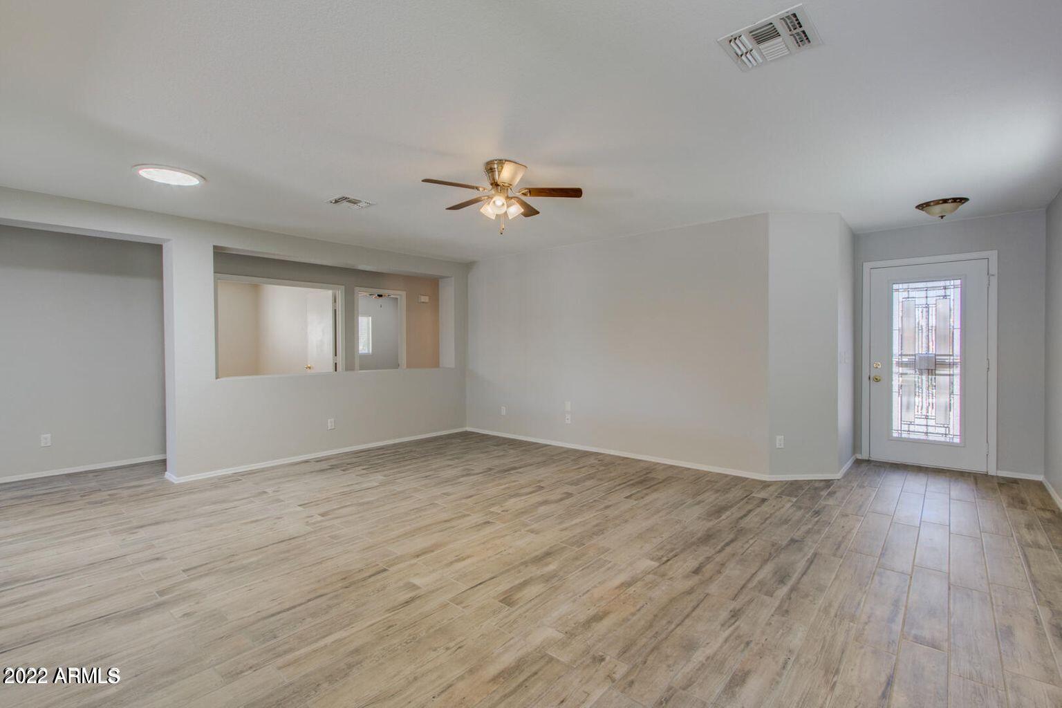 639 W KINGMAN Loop