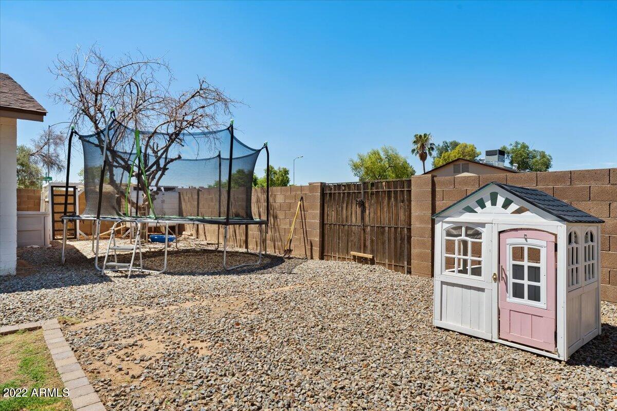 2204 E HARMONY Avenue