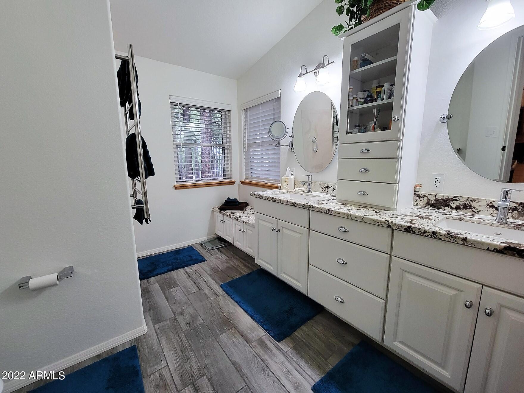 3950 E KOKOPELLI Lane