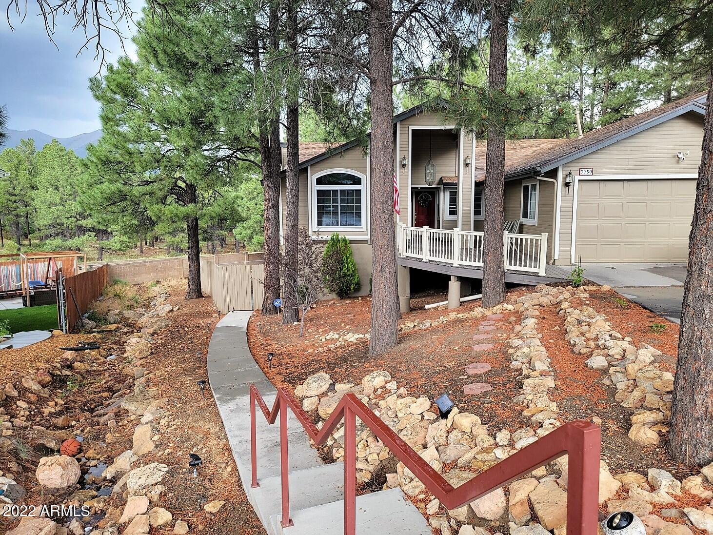 3950 E KOKOPELLI Lane
