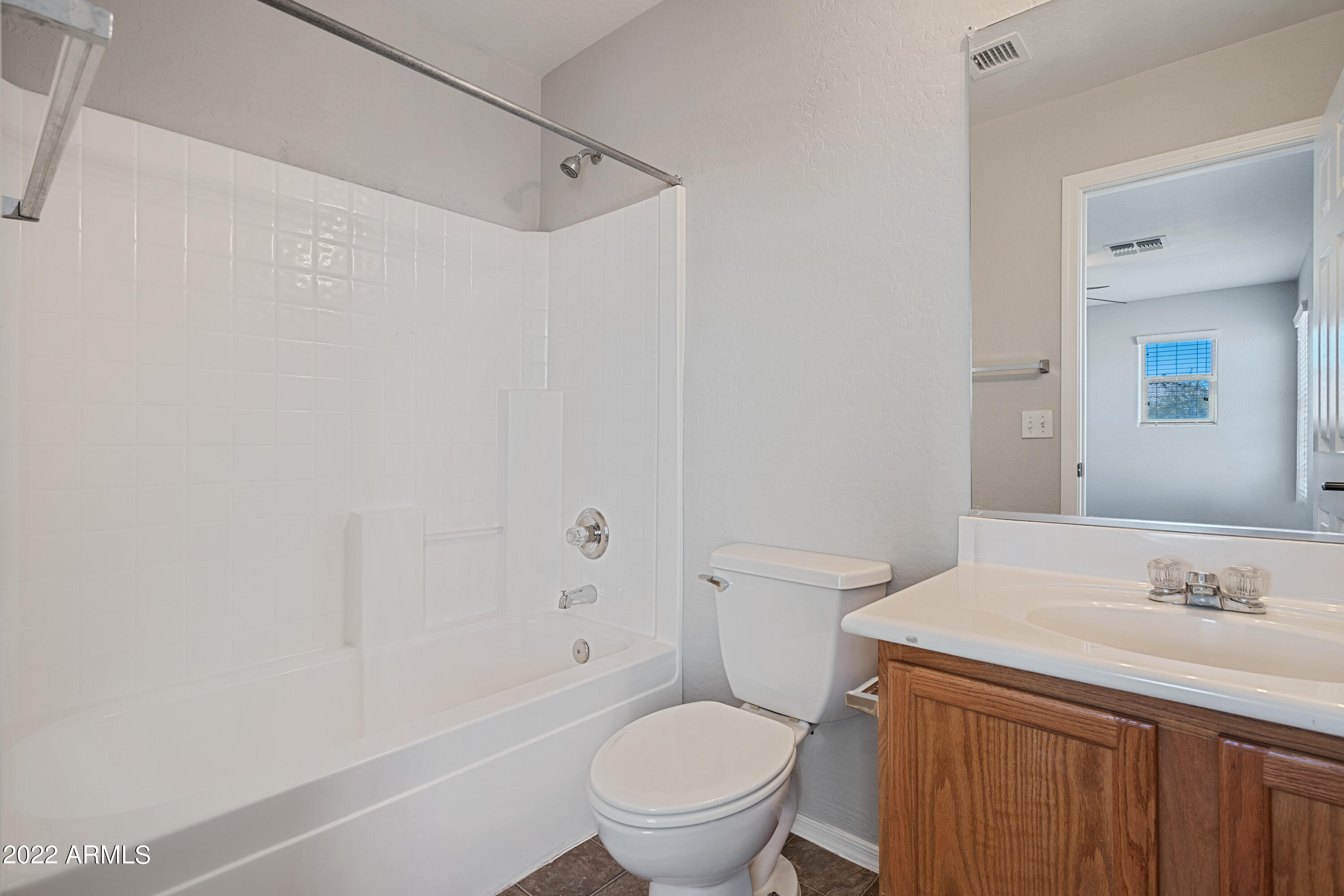 6886 S EMERALD Place