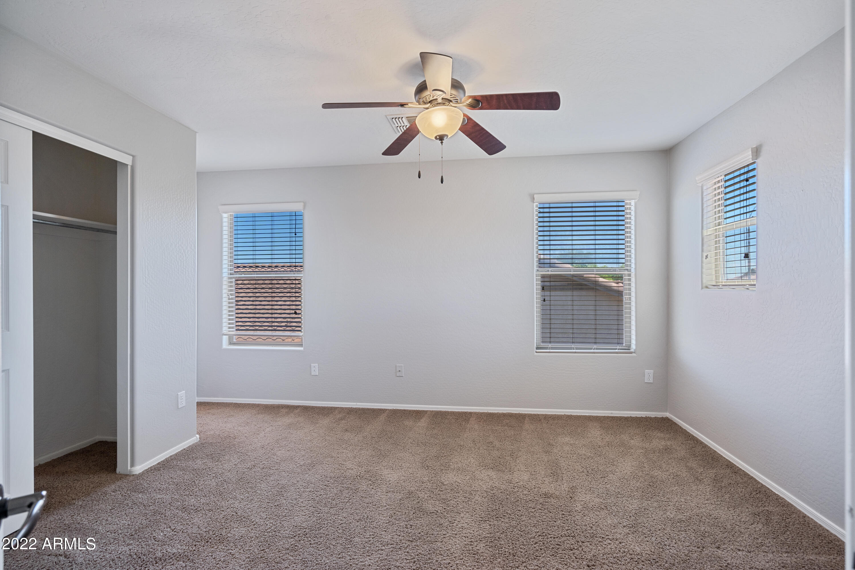 6886 S EMERALD Place