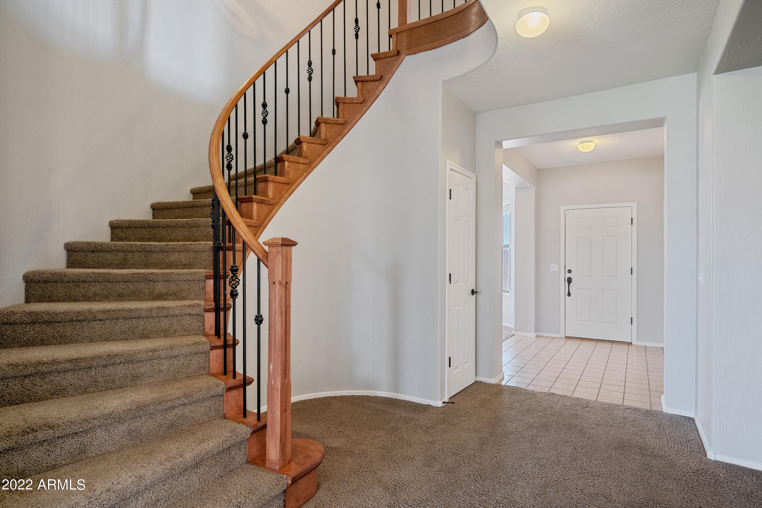 6886 S EMERALD Place