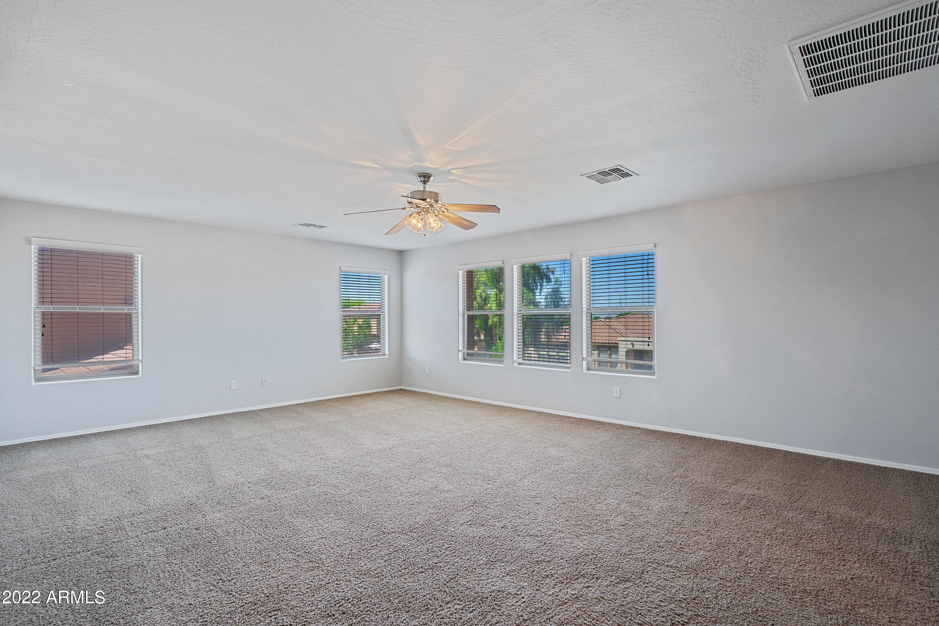 6886 S EMERALD Place