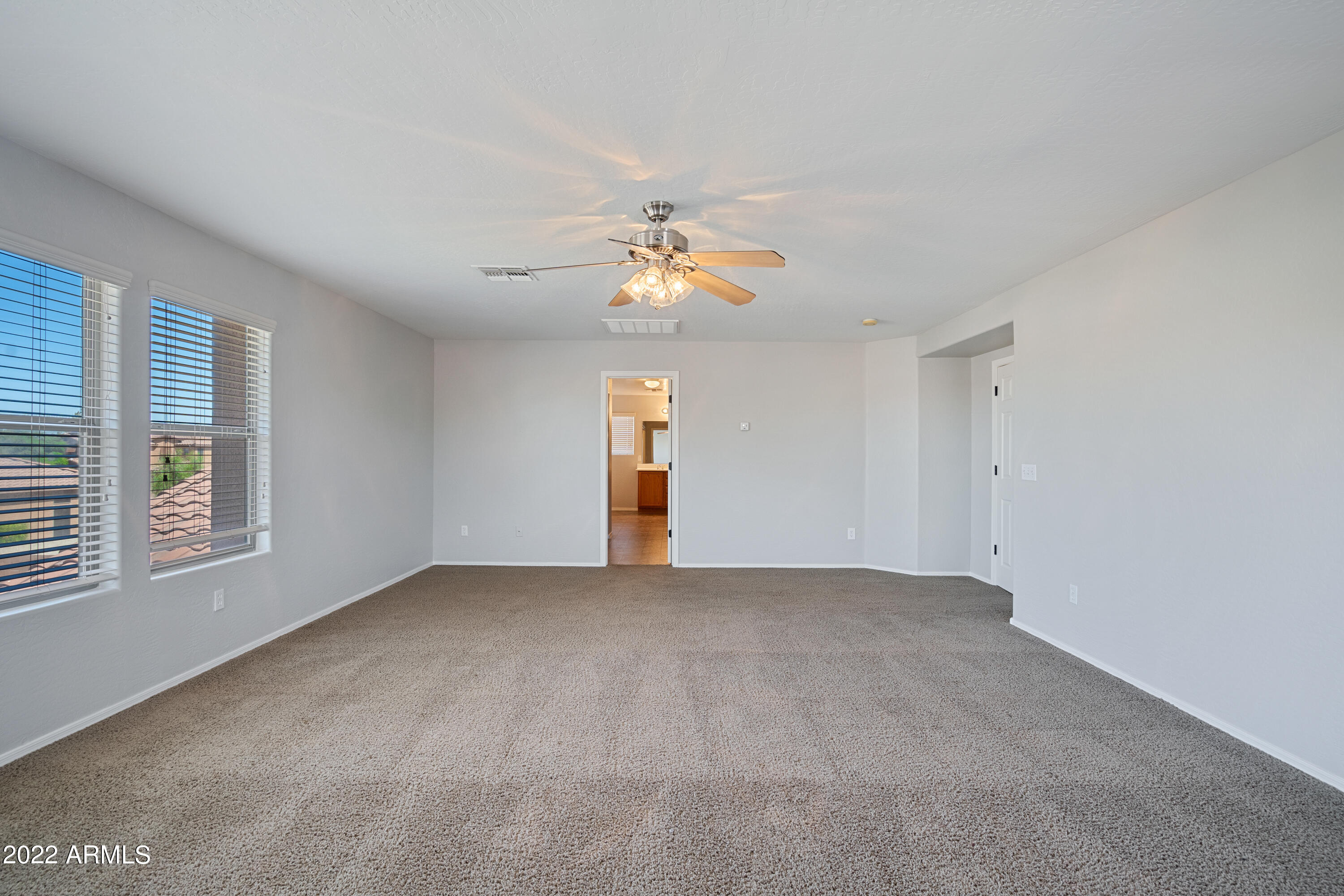 6886 S EMERALD Place