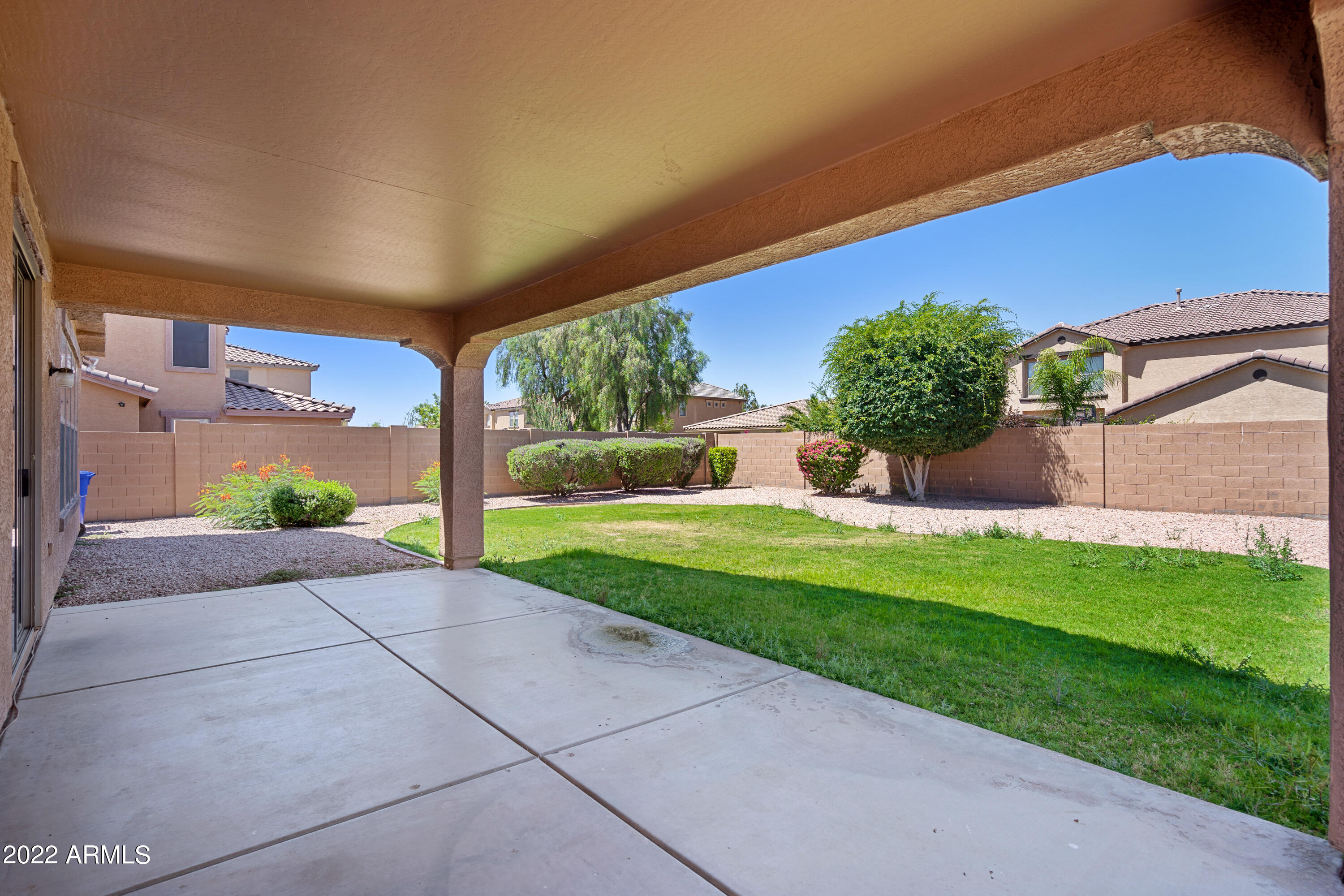 6886 S EMERALD Place