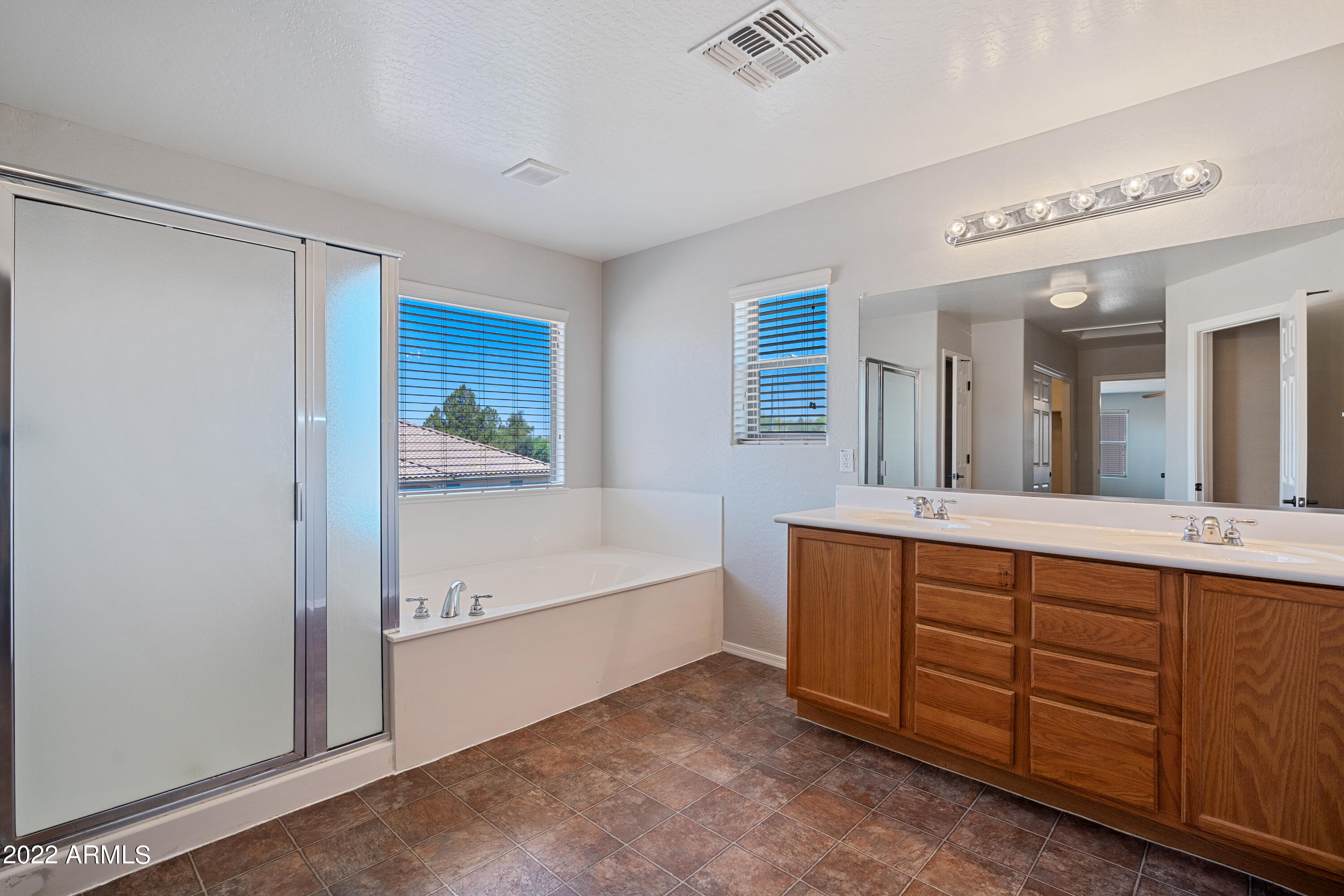 6886 S EMERALD Place