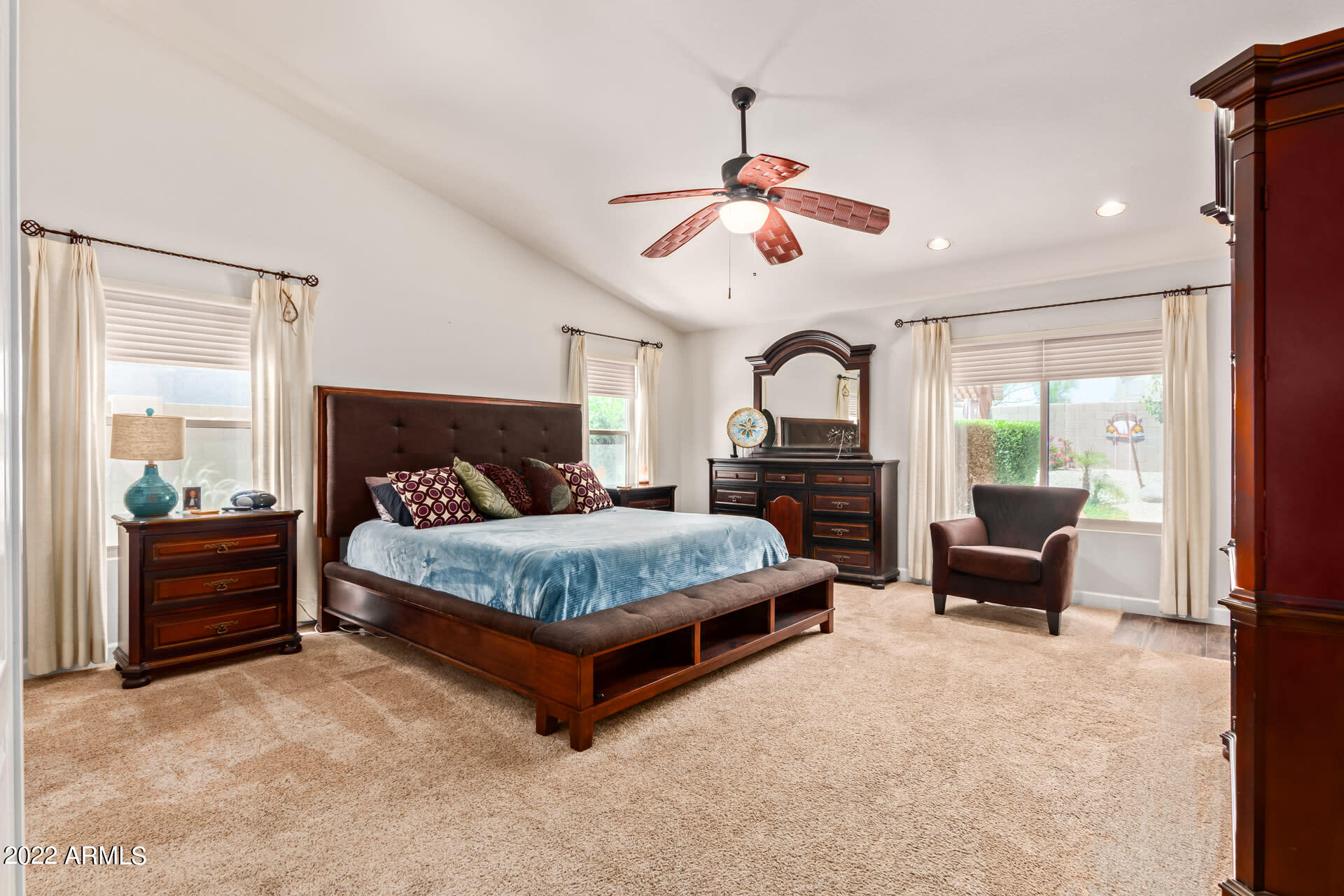4034 E ROBIN Lane