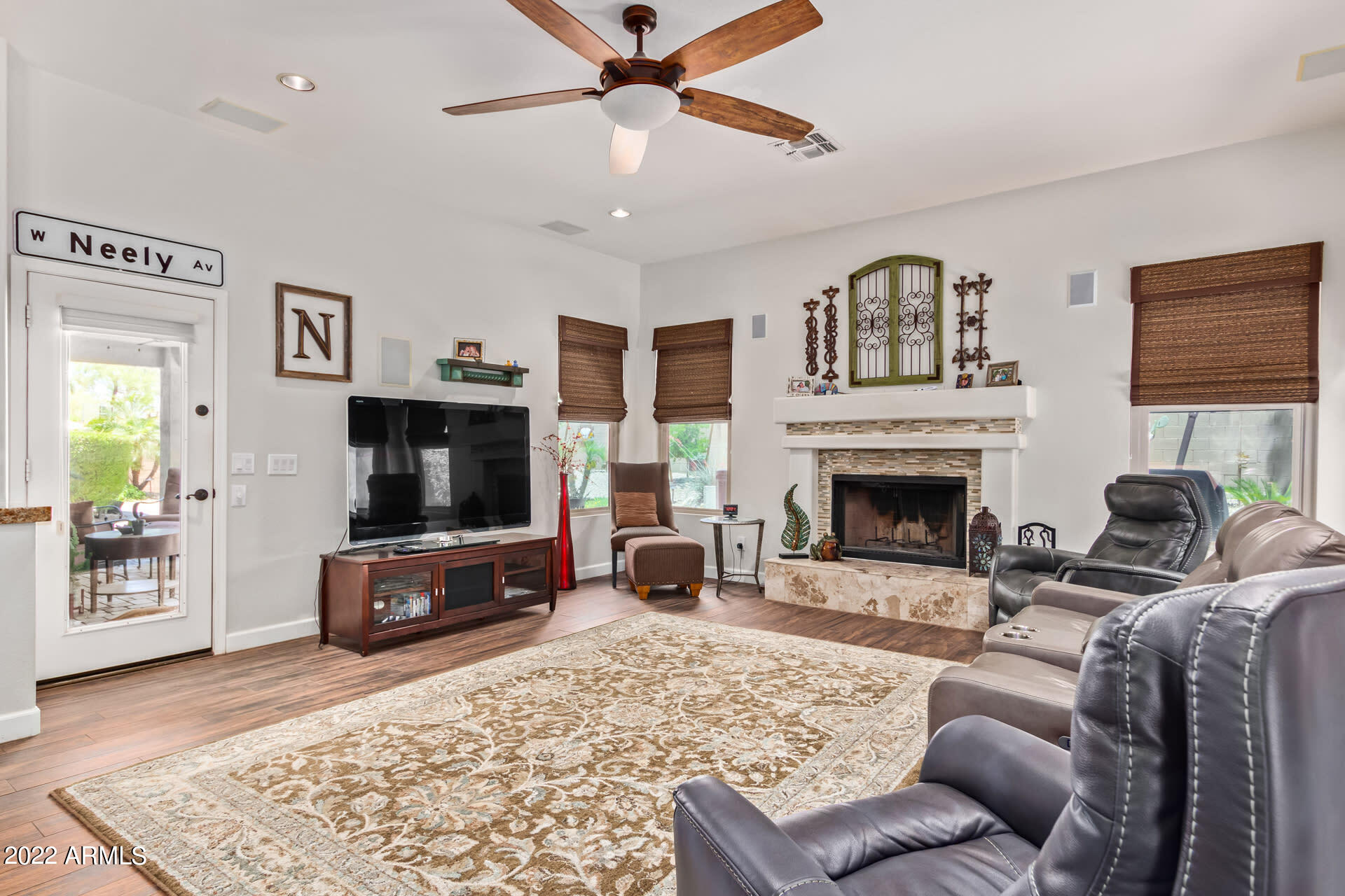 4034 E ROBIN Lane