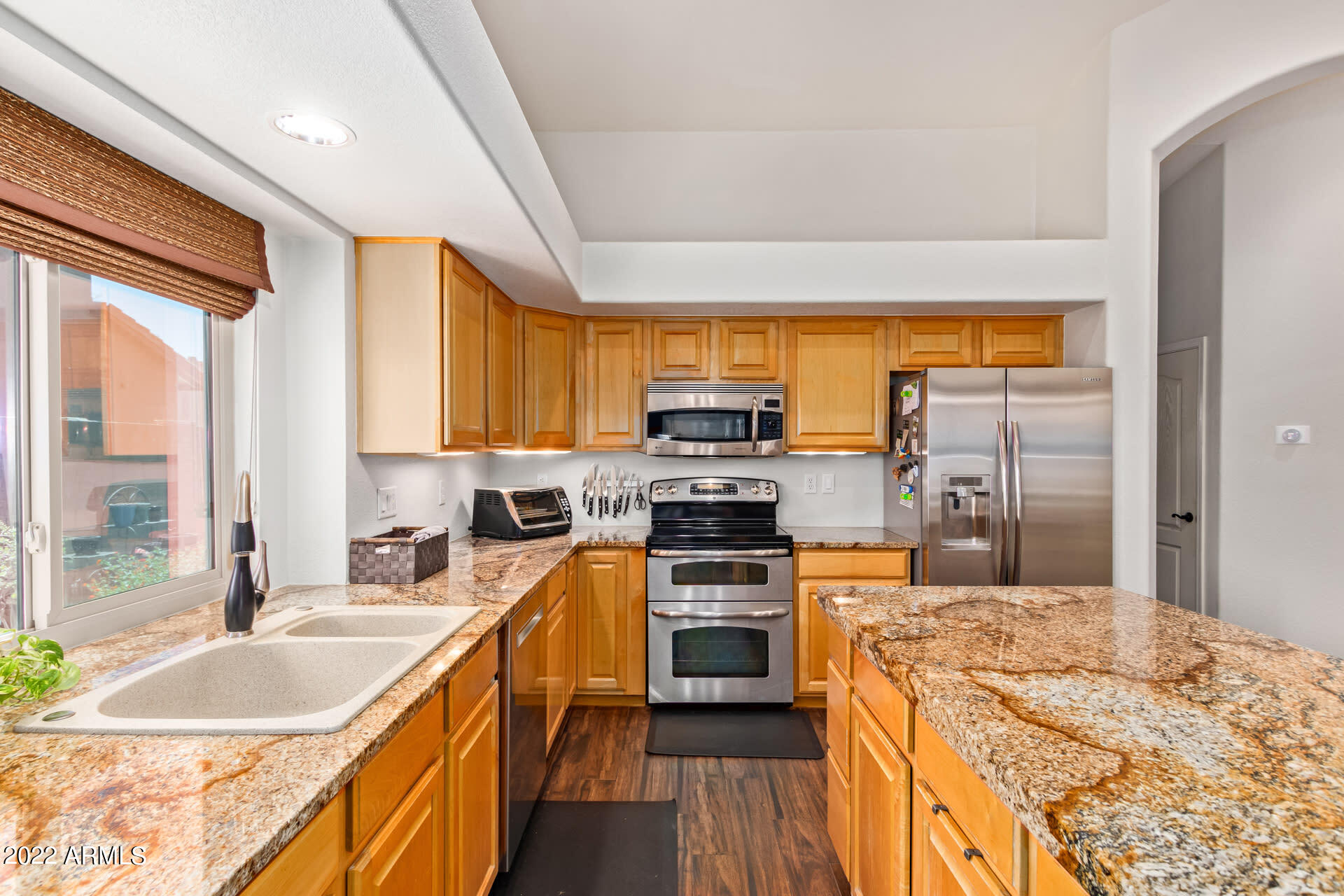 4034 E ROBIN Lane