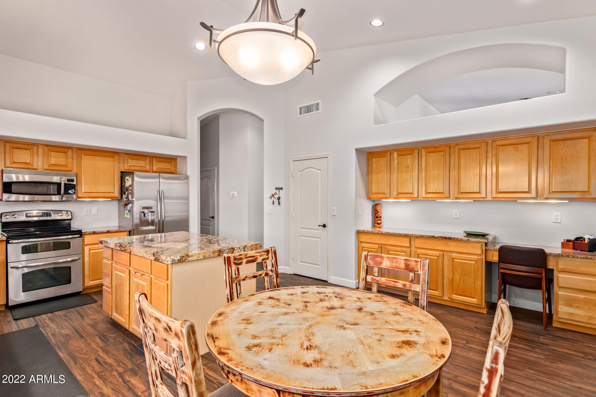 4034 E ROBIN Lane