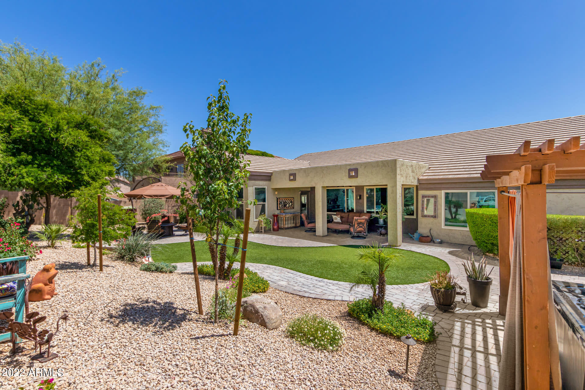 4034 E ROBIN Lane