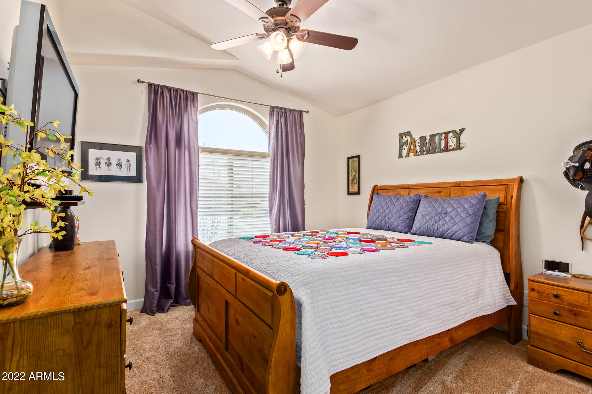 4034 E ROBIN Lane