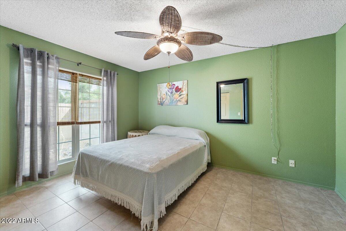 1324 N Lesueur --