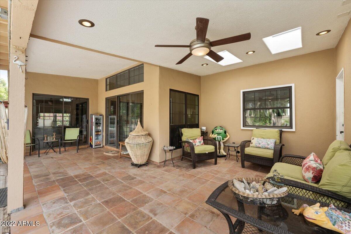 1324 N Lesueur --