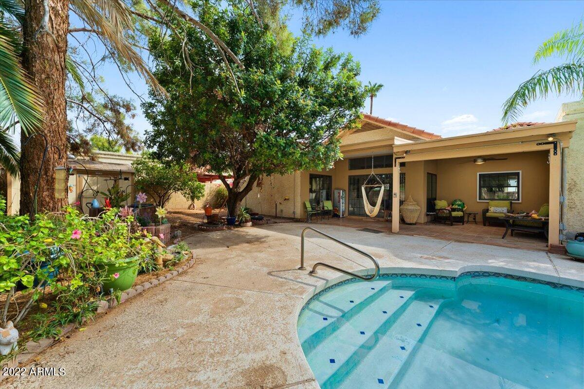 1324 N Lesueur --