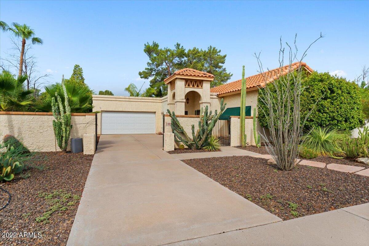 1324 N Lesueur --