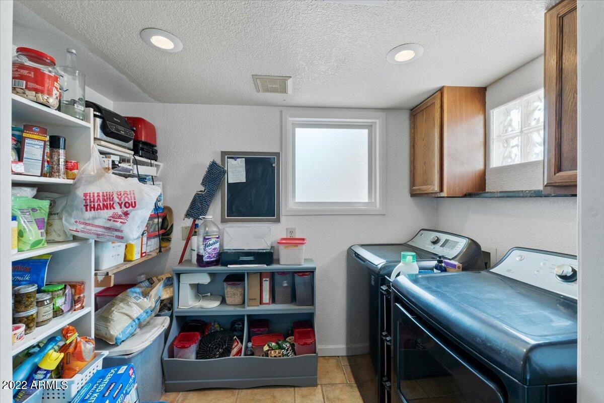 1324 N Lesueur --