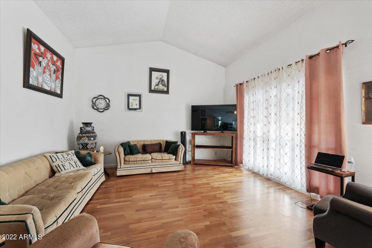 1324 N Lesueur --