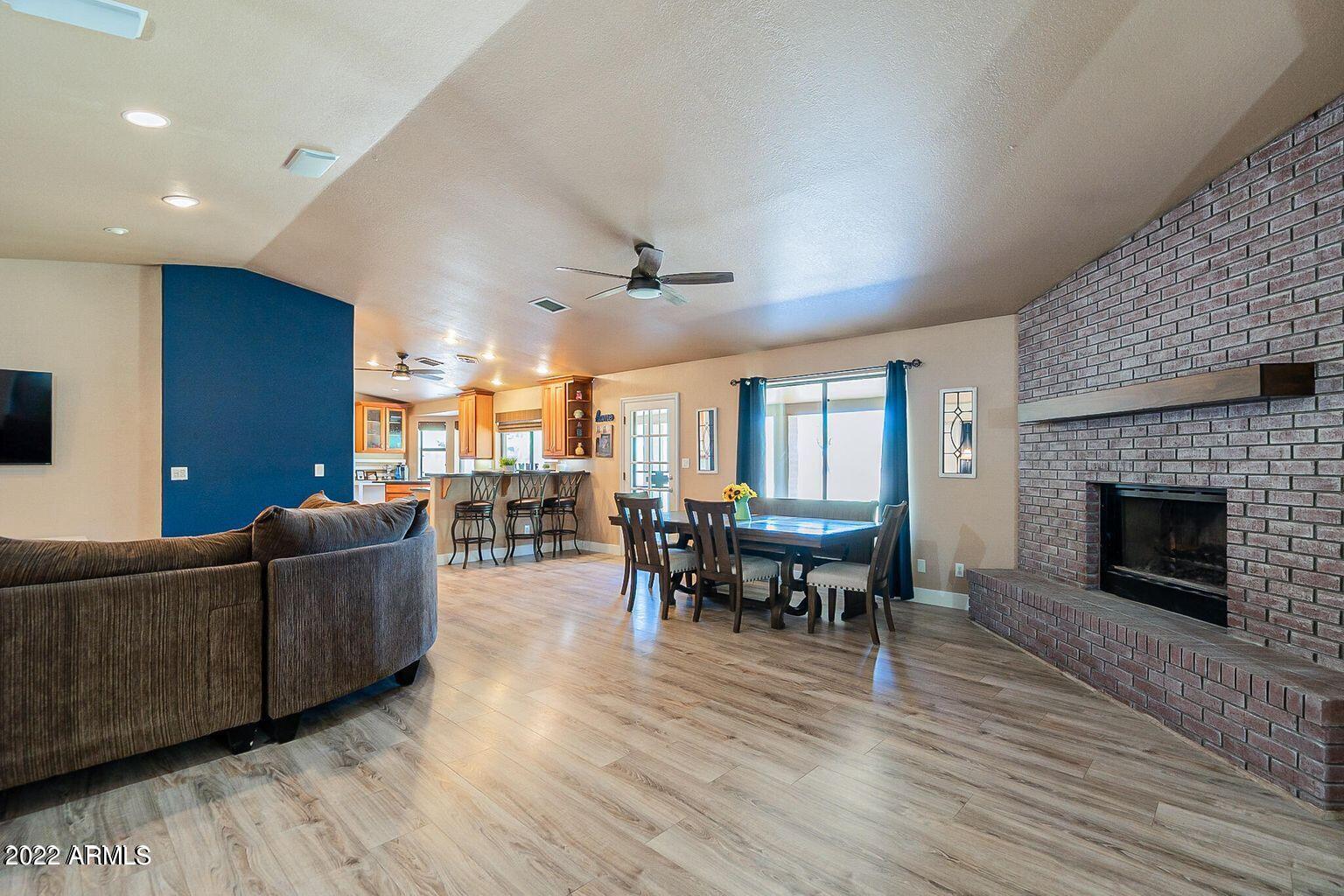 5032 W SAGUARO PARK Lane