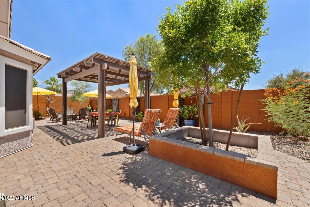 3285 E SANDY Way