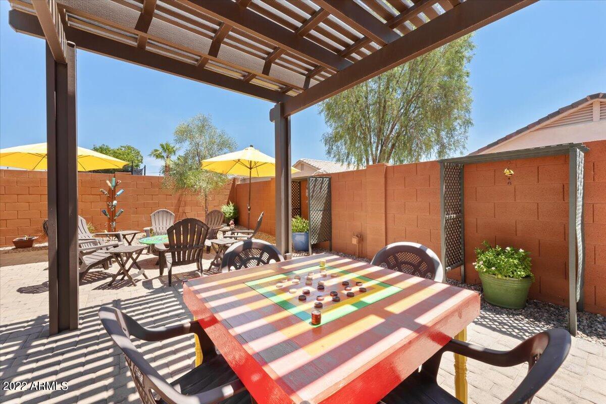 3285 E SANDY Way