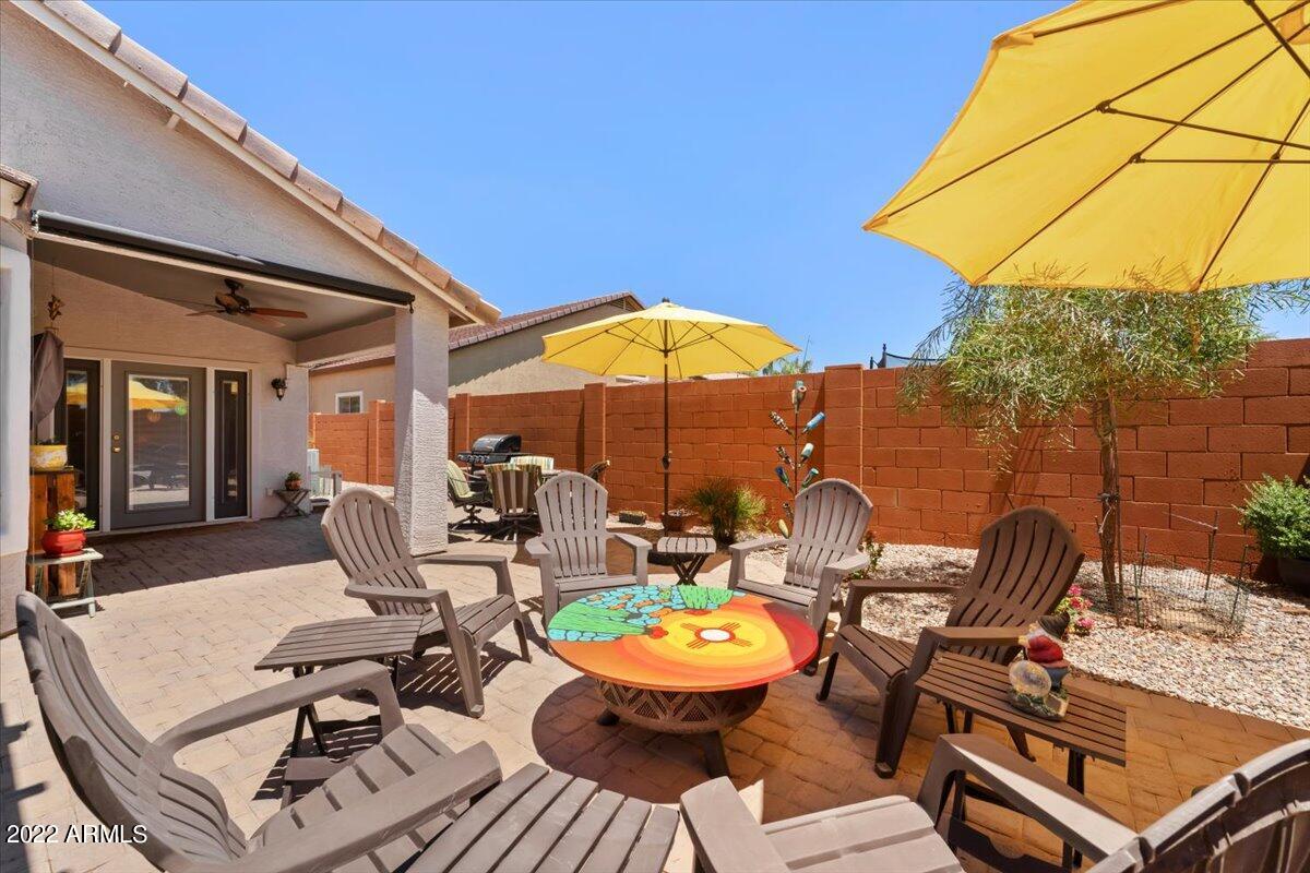 3285 E SANDY Way