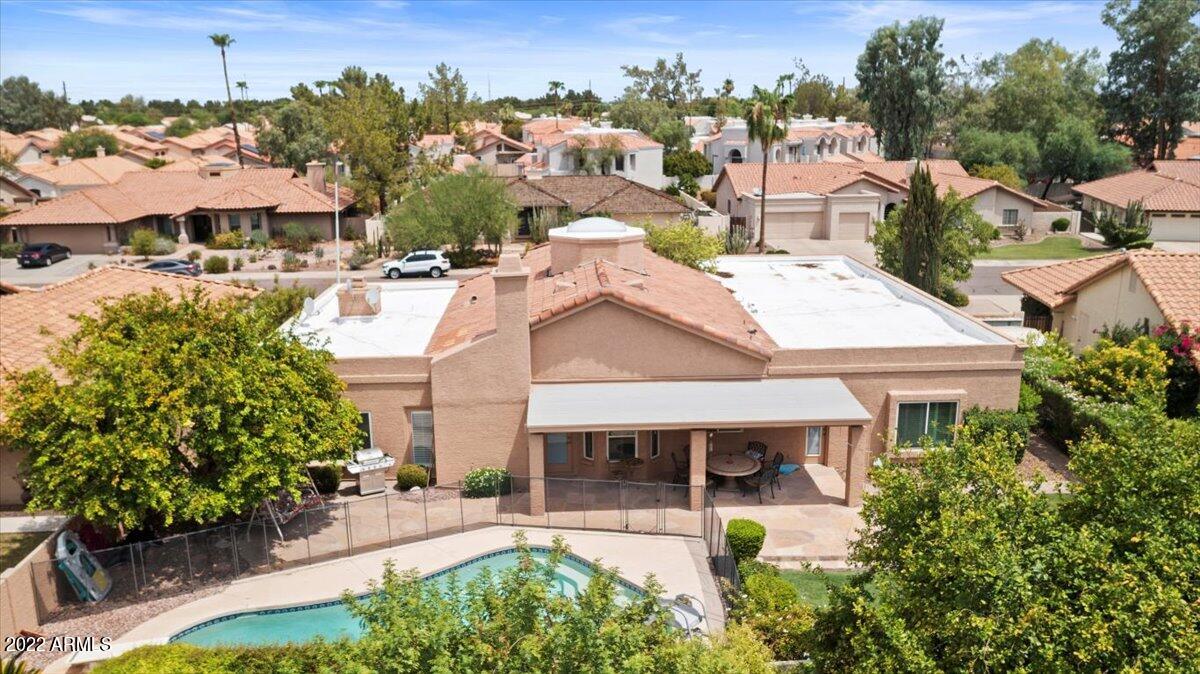 1037 E VINEDO Lane