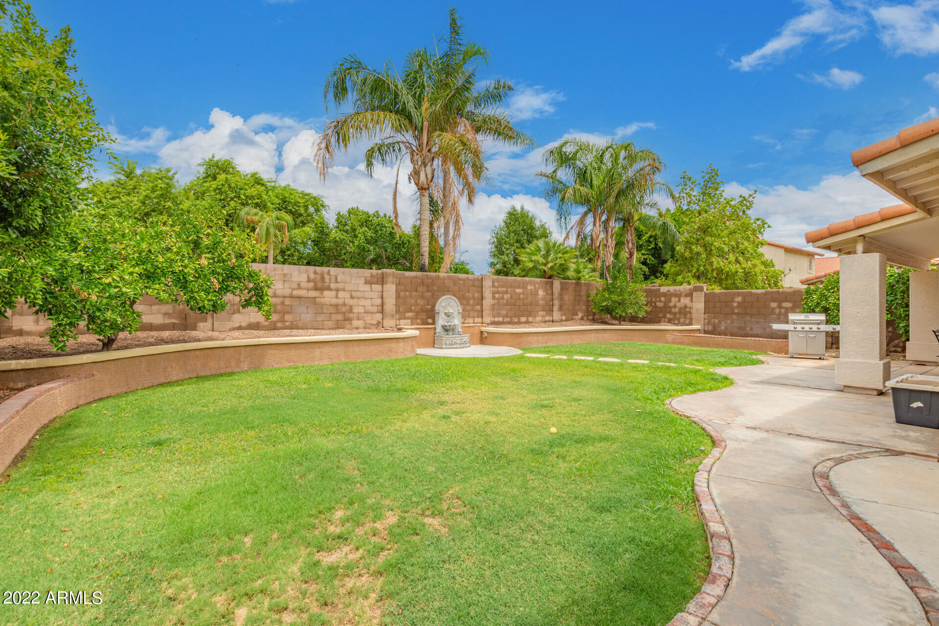 5766 W WINDROSE Drive