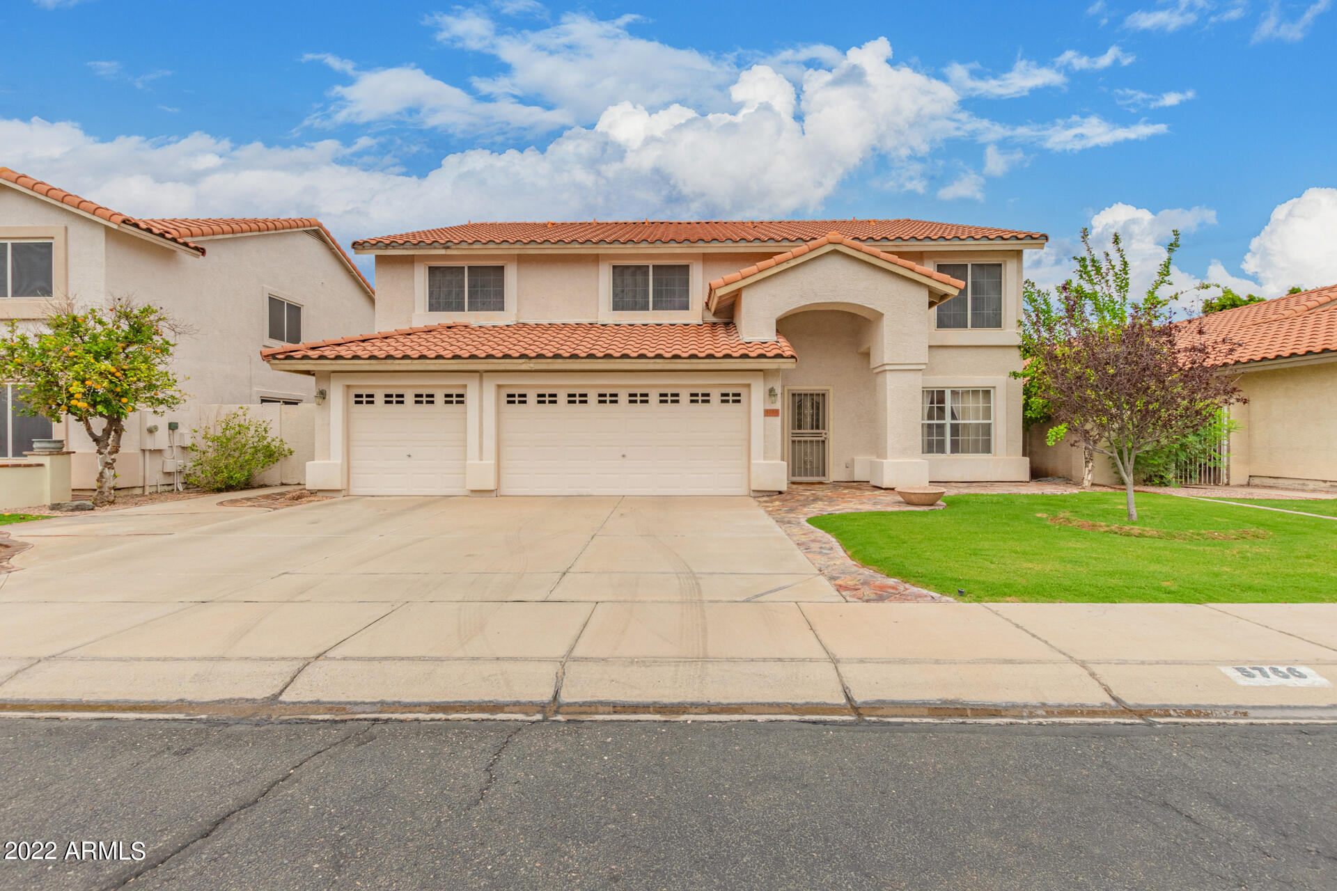 5766 W WINDROSE Drive