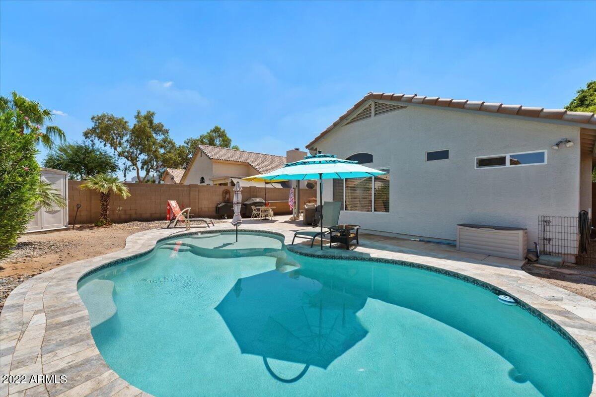 3322 W GARY Drive