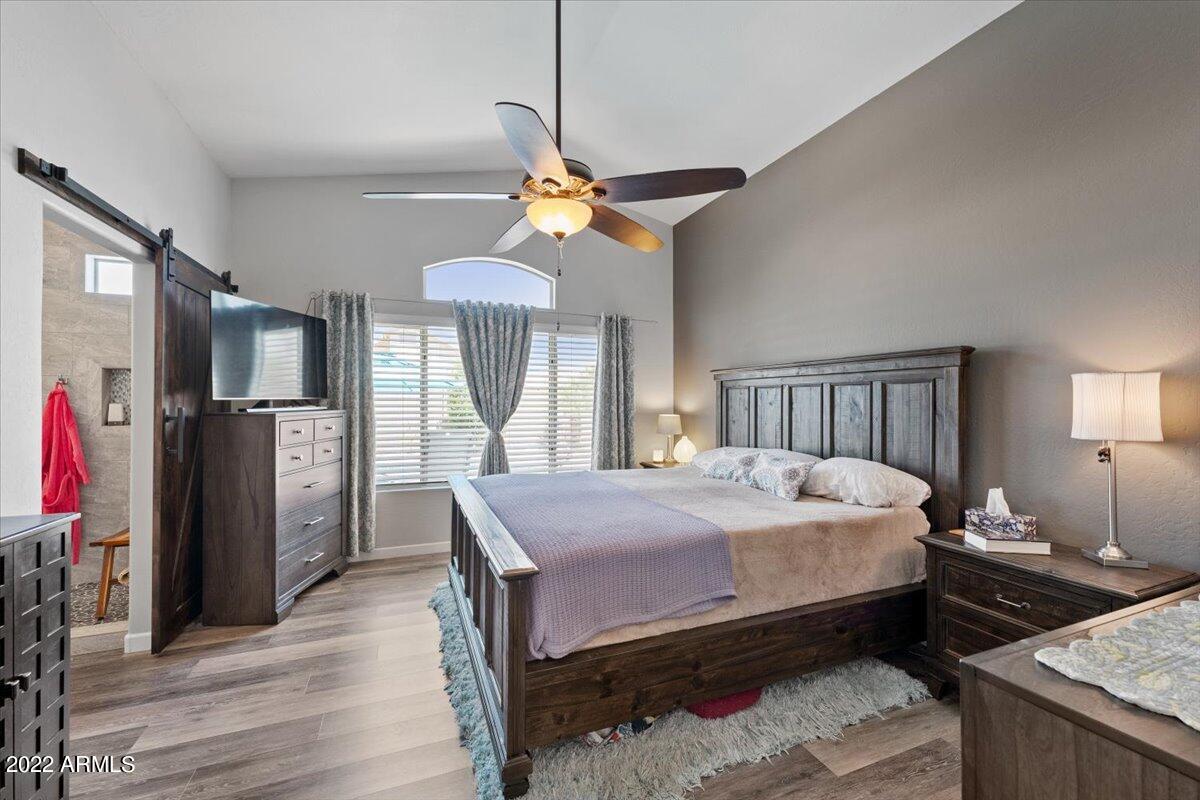 3322 W GARY Drive