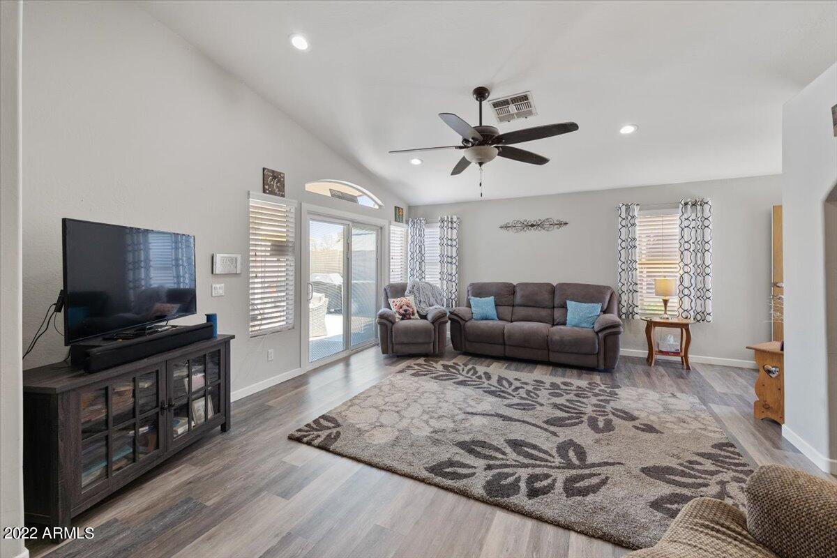 3322 W GARY Drive